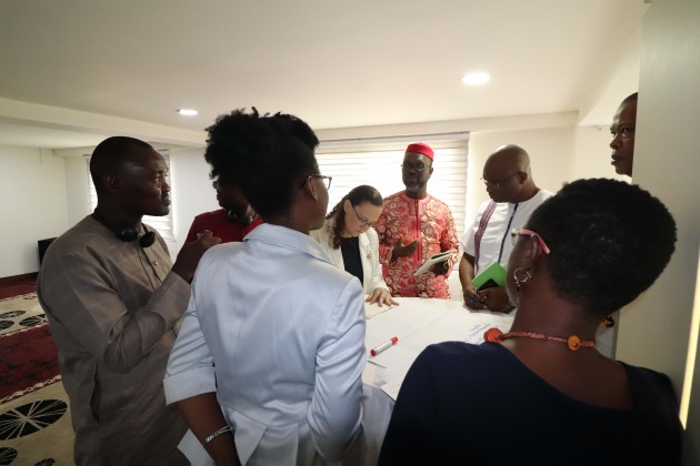 Outil d'évaluation des performances de gestion du service publique (MPAT)  : adaptation réussie au Bénin